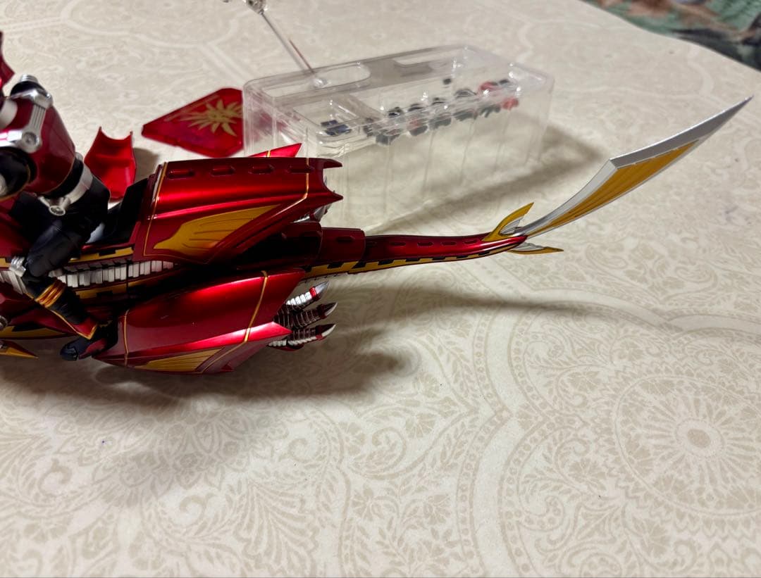 S.H.フィギュアーツ　仮面ライダー　龍騎　サバイブ ドラグランザー　フィギュア