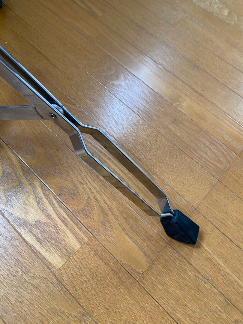 バリトンサックススタンド　Aida製