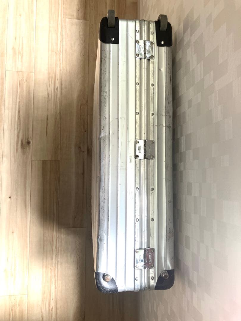 M*8様 RIMOWA アルミニウム製キャリーケース 2輪 約50リッター ビン