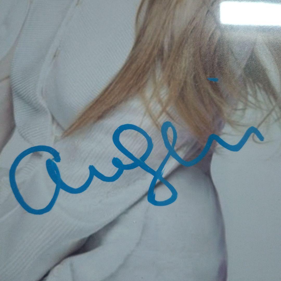 アマンダ・セイフライド（セイフリッド）サイン　オートグラフ　8×10インチ