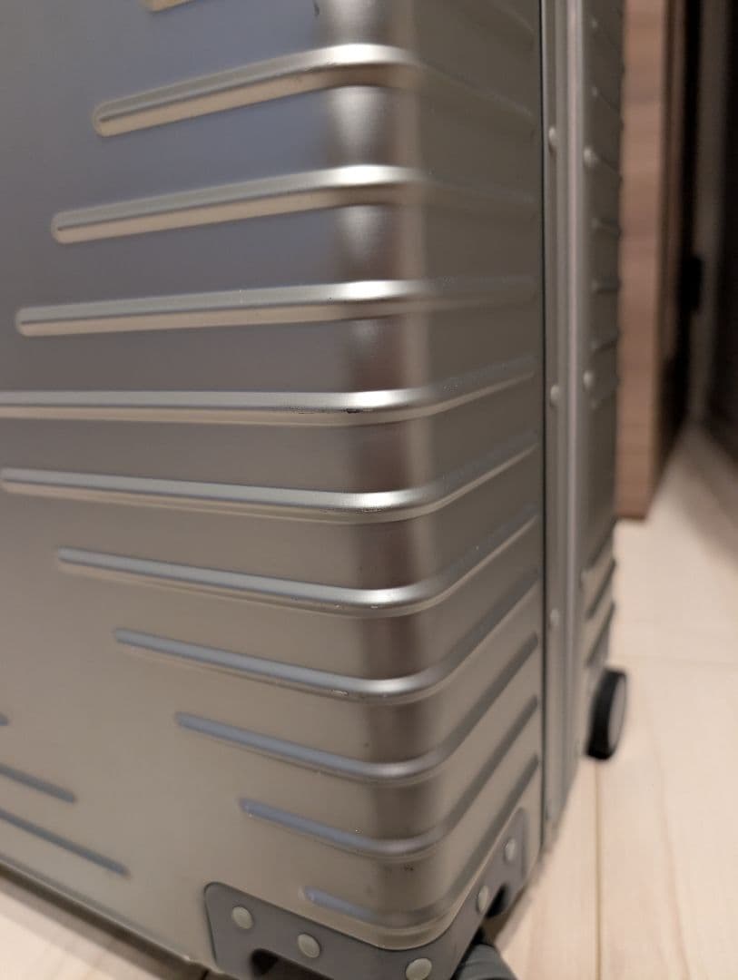 イノベーター　アルミキャリーケース　42L INV1611 Cool Gray