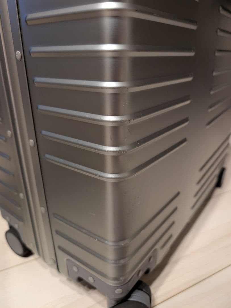 イノベーター　アルミキャリーケース　42L INV1611 Cool Gray