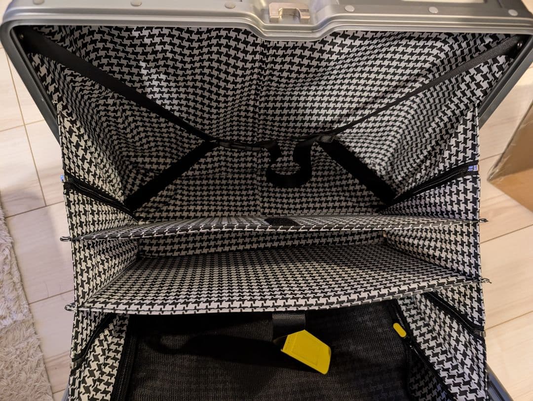 イノベーター　アルミキャリーケース　42L INV1611 Cool Gray