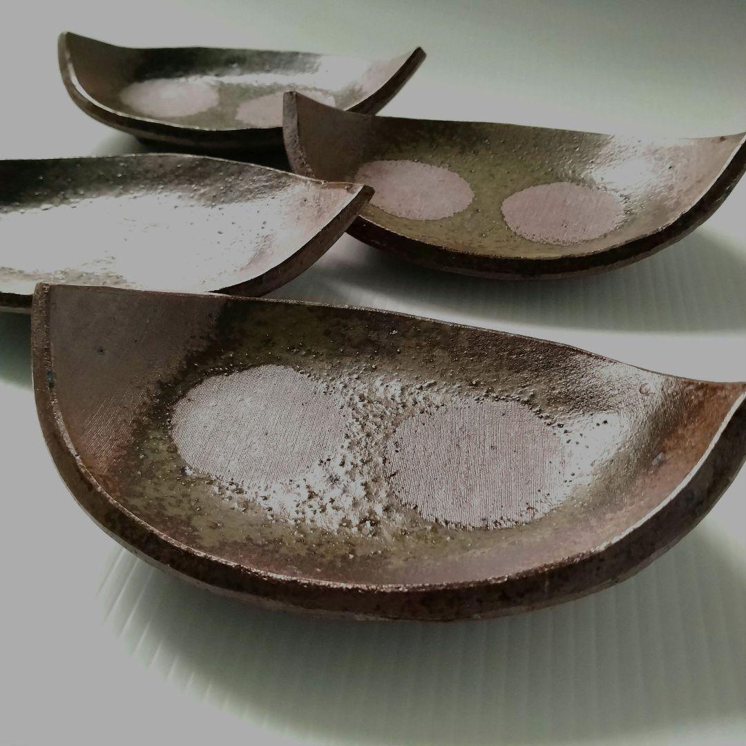 ① 備前焼 北大路魯山人写し たたき皿 三つ足 舟形 長皿 和食器 足付き 4客