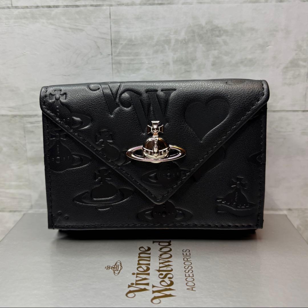 「vivian westwood上質ブラックのエンペロープスタイル三つ折り財布」