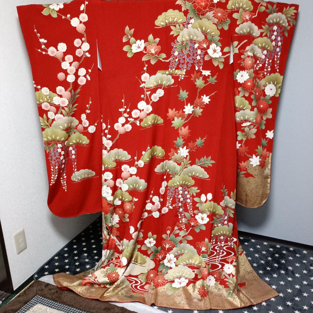 華やかな赤い振袖今だけ9000円！