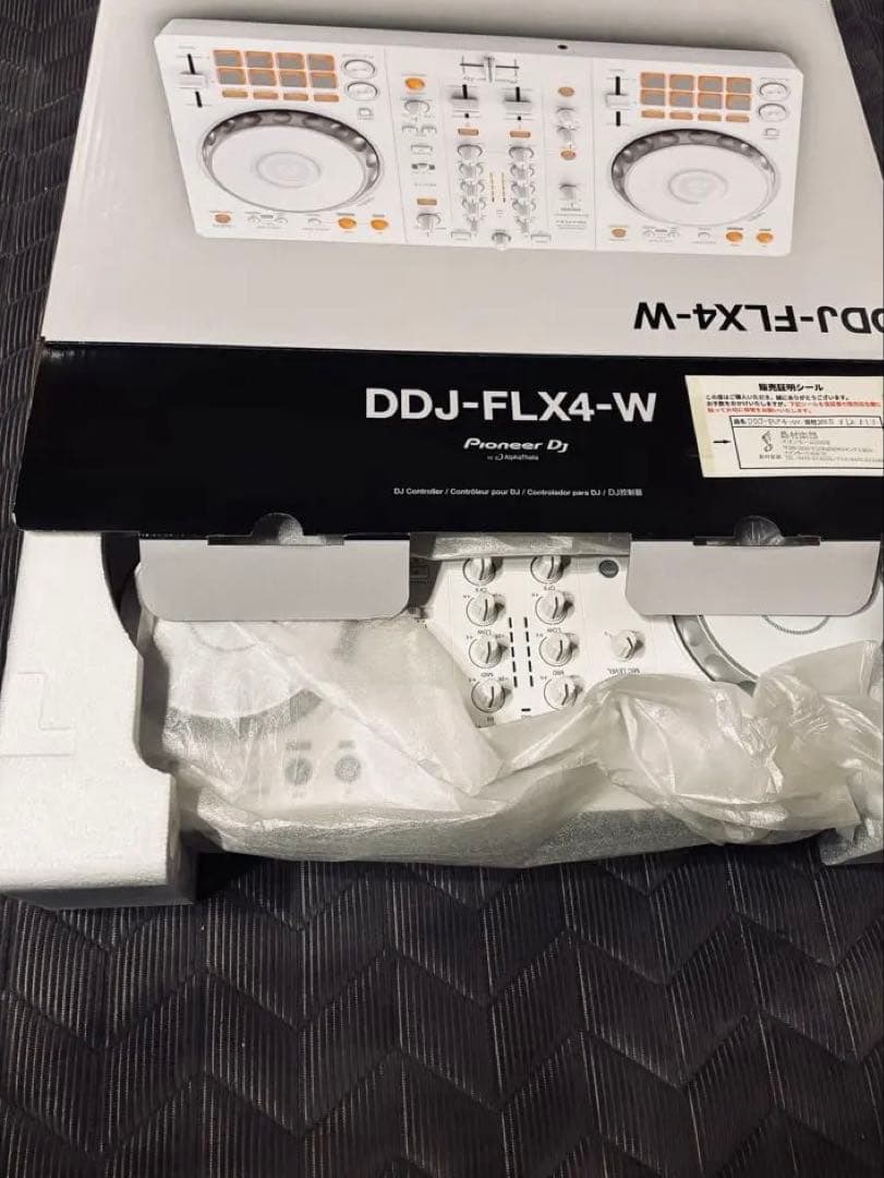 Pioneer DDJ-FLX4-W スピーカー＆ヘッドホン付き