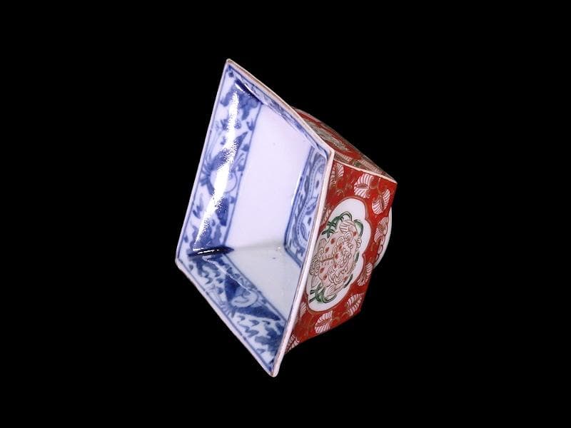 大聖寺伊万里　金唐草に獅子　石畳花枡紋の図　四方角向付　D508AS-DCm