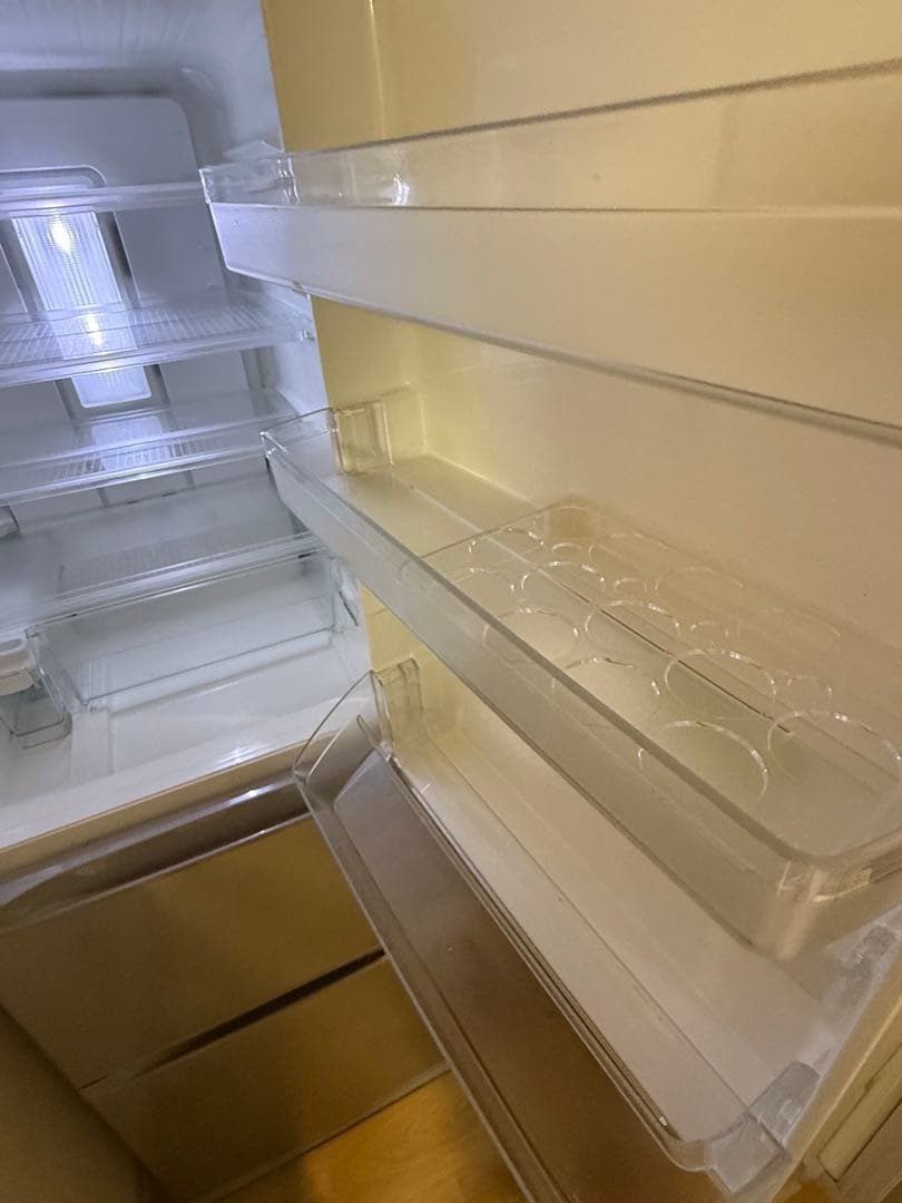 東芝 TOSHIBA 大型冷蔵庫 シルバー　ファミリータイプ　家族用