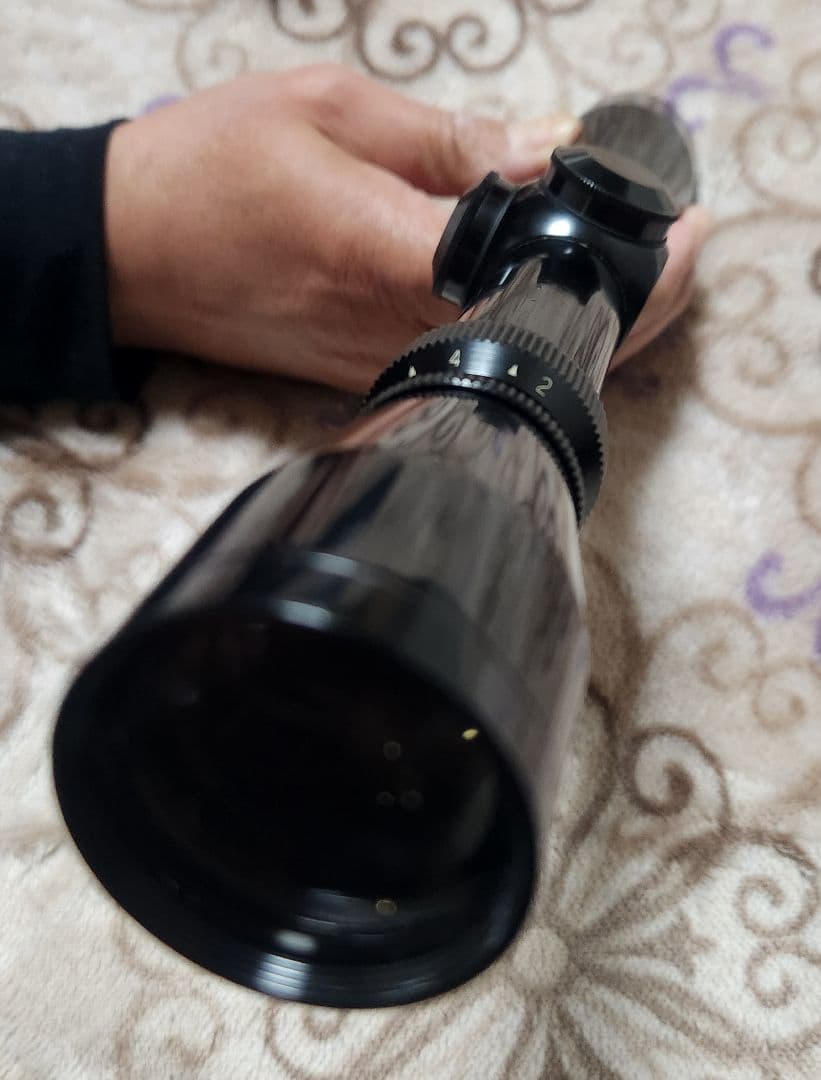 LEUPOLD スコープ 2-4倍 調整機能付き 黒