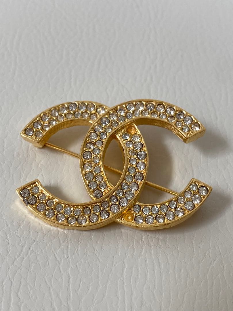 CHANEL ゴールド CCロゴブローチ
