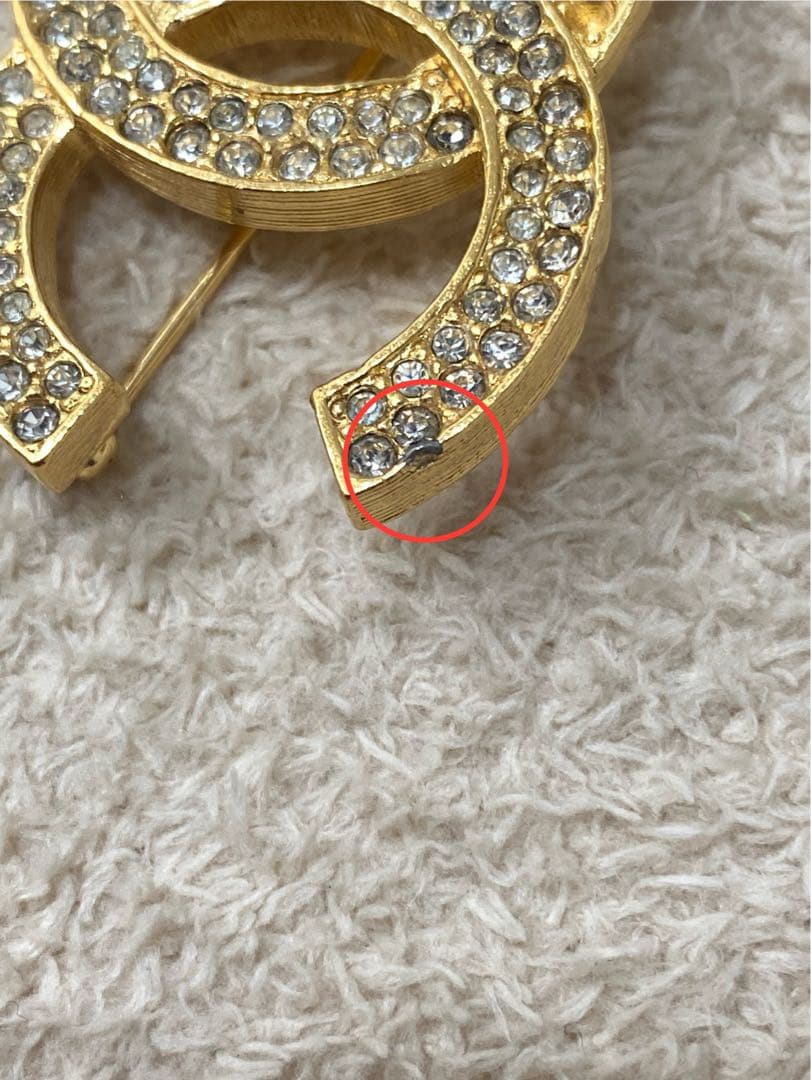 CHANEL ゴールド CCロゴブローチ