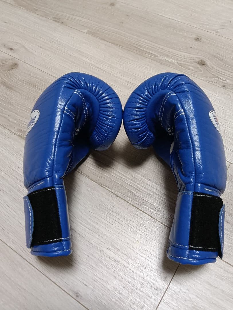 Winning ボクシンググローブ 8oz 青