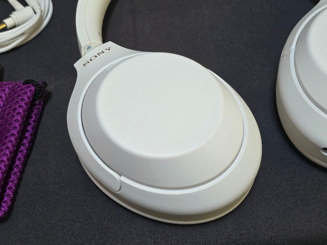 SONYワイヤレスヘッドホン WH-1000XM4 サイレントホワイト