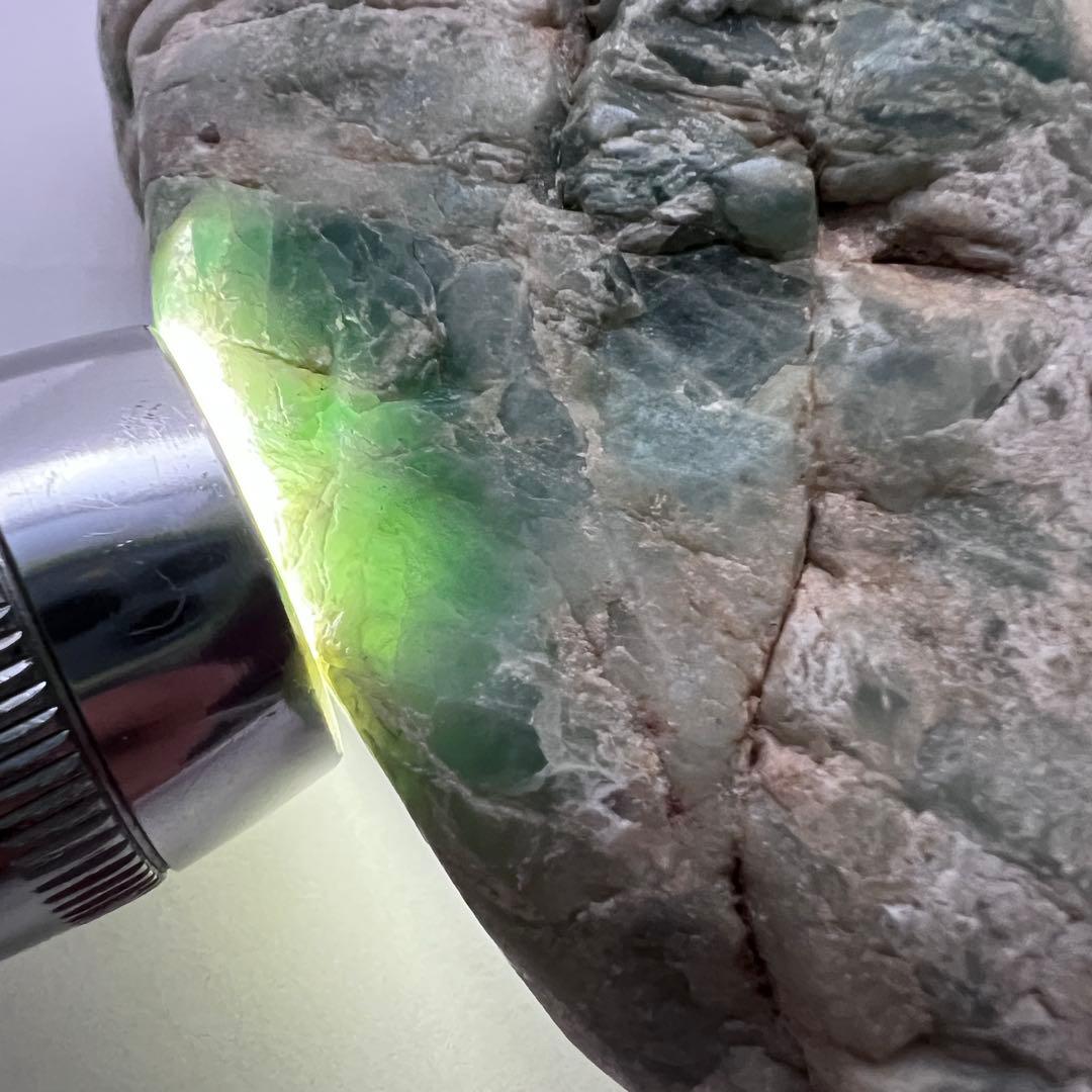 【最終値下】翡翠原石　糸魚川産643g 鉱物標本