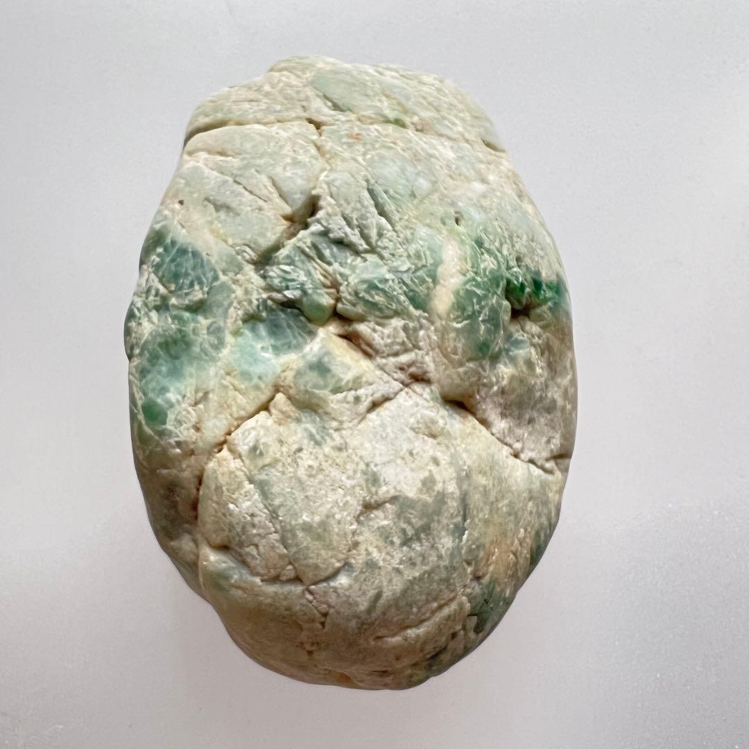 【最終値下】翡翠原石　糸魚川産643g 鉱物標本