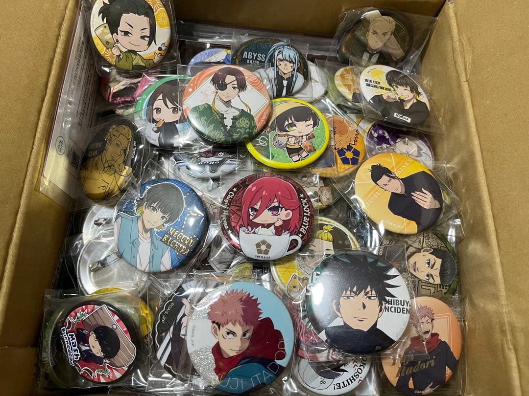 ノンジャンル アニメグッズ　大量　まとめ売り　650点 激安 缶バッジ など