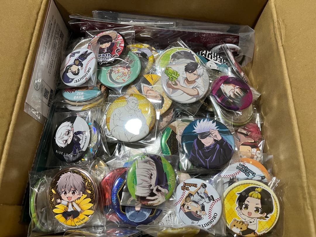 ノンジャンル アニメグッズ　大量　まとめ売り　650点 激安 缶バッジ など