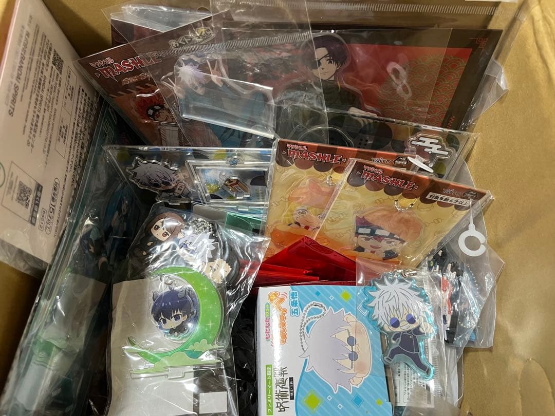 ノンジャンル アニメグッズ　大量　まとめ売り　650点 激安 缶バッジ など