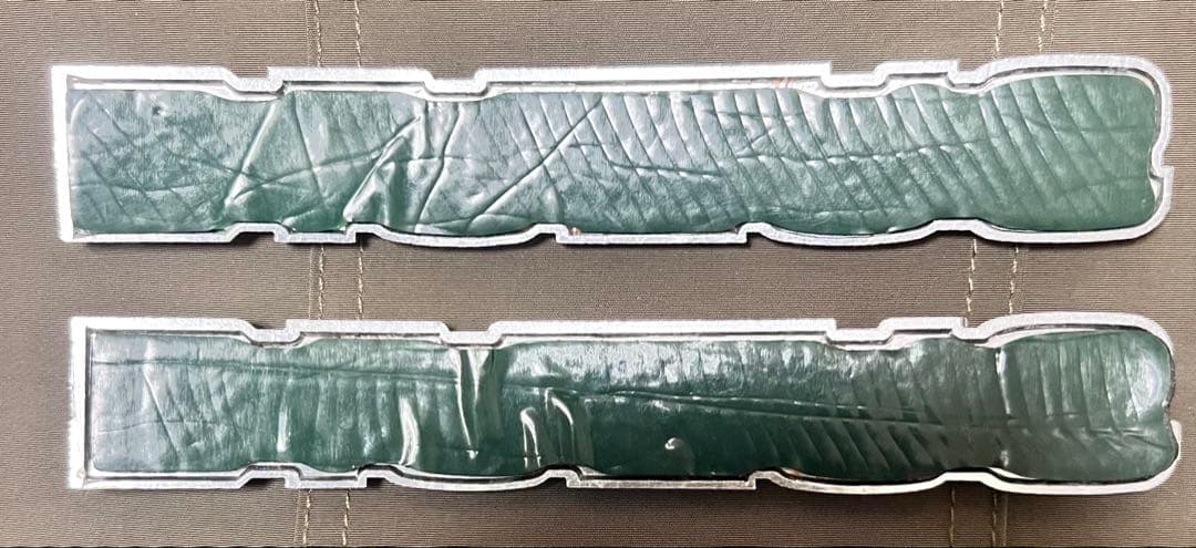 SUZUKI 凹みエンブレム バイクタンク