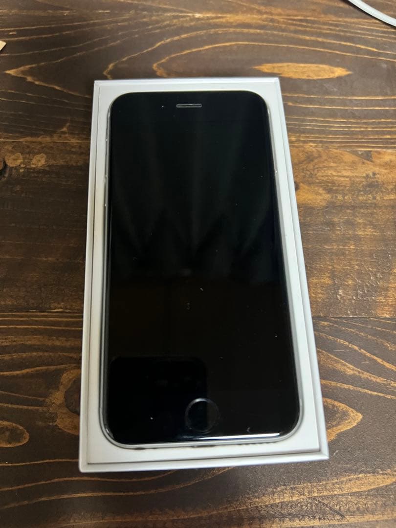 週末限定値下げ！　Apple iPhone 6s スペースグレー 32GB