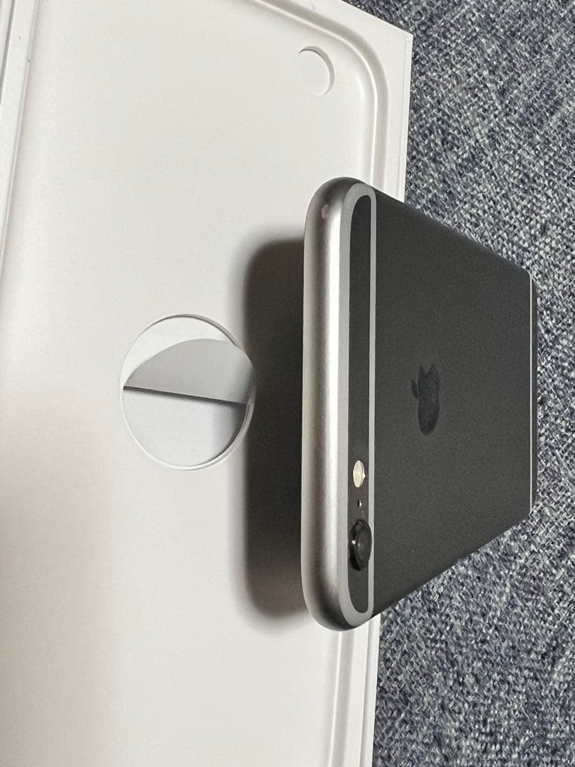 週末限定値下げ！　Apple iPhone 6s スペースグレー 32GB
