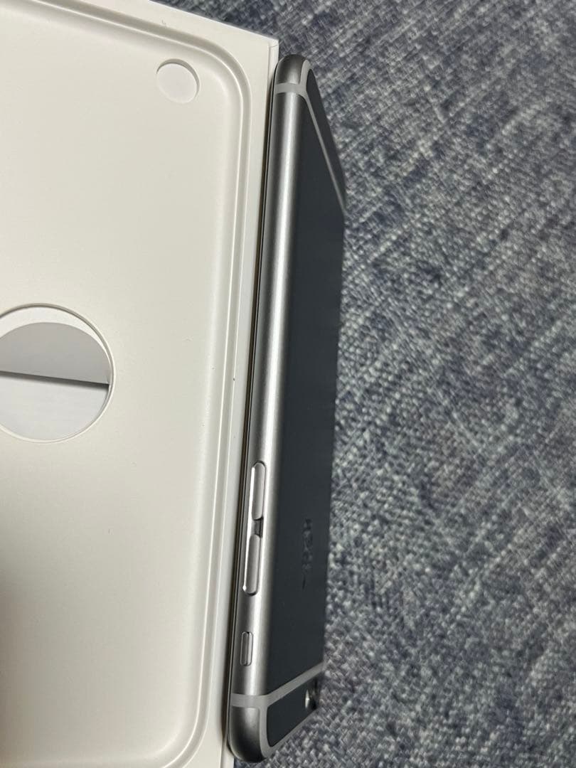 週末限定値下げ！　Apple iPhone 6s スペースグレー 32GB