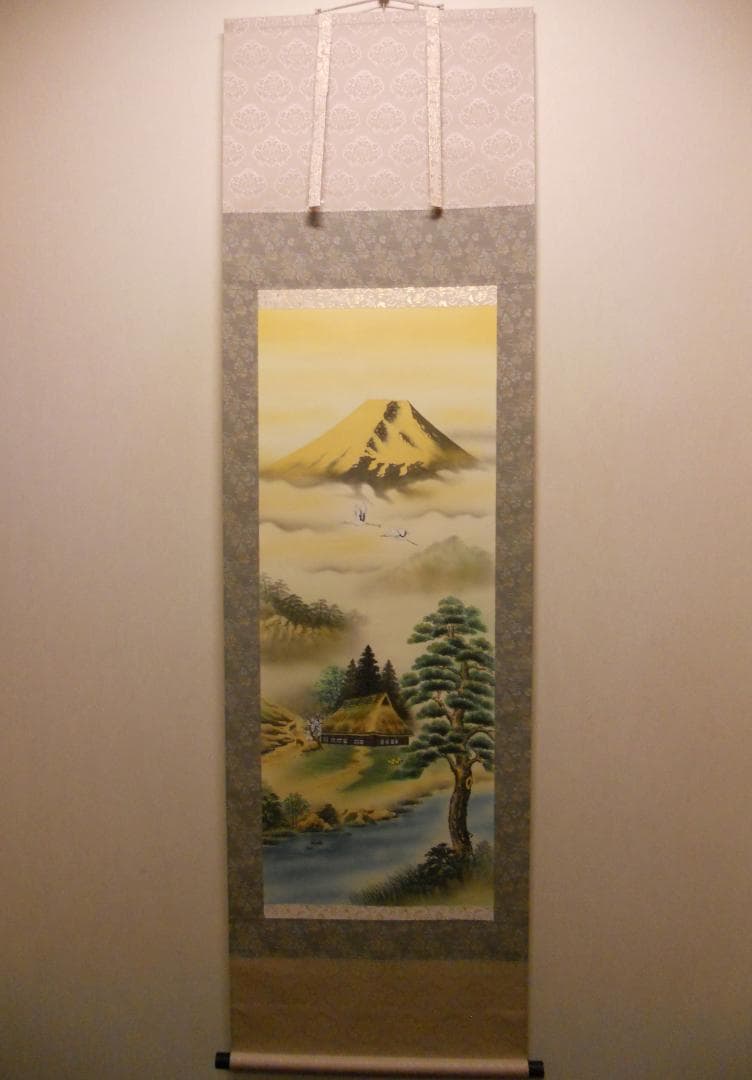 掛け軸 石田雪外 風水黄金富峰図 絹本 希少 軸装 茶道具 掛軸 美品 です。