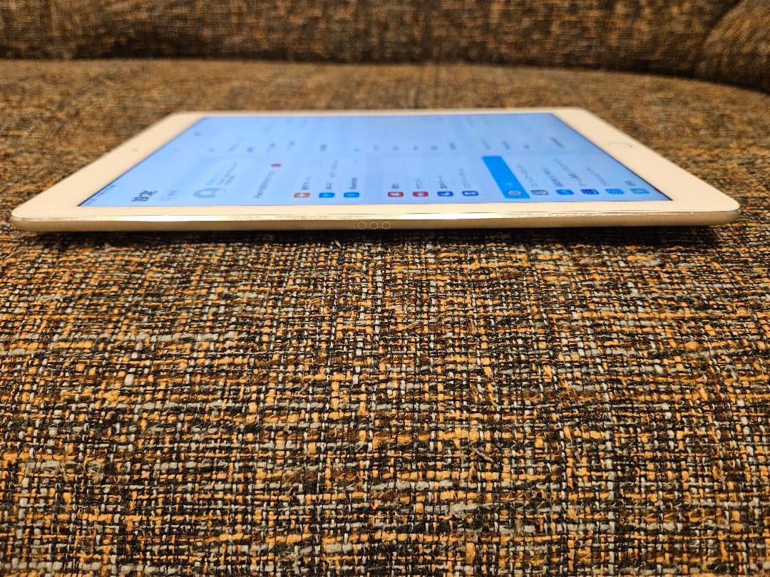 Apple iPad (第6世代) シルバー 32GB