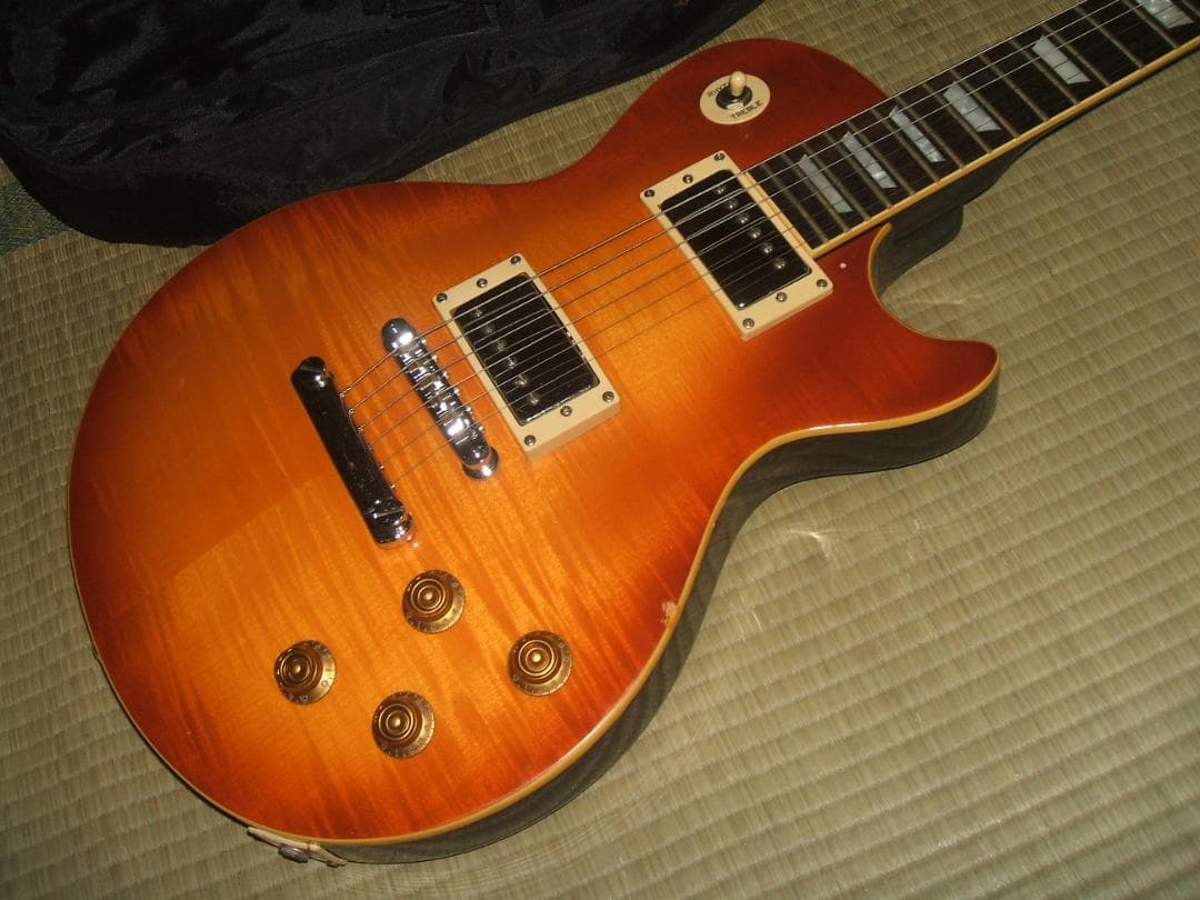 Legend レスポール　トラ目型ボデイ