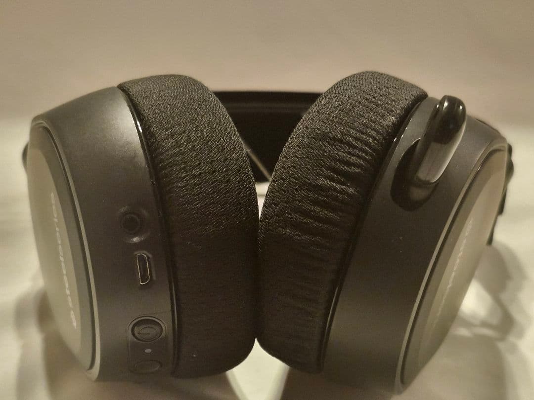 ヘッドホン steelseries ARCTIS9