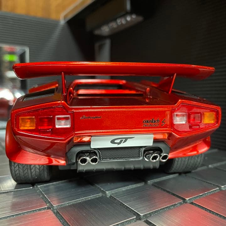 未展示品　GTスピリット 1/18 ランボルギーニケーニッヒ カウンタックターボ