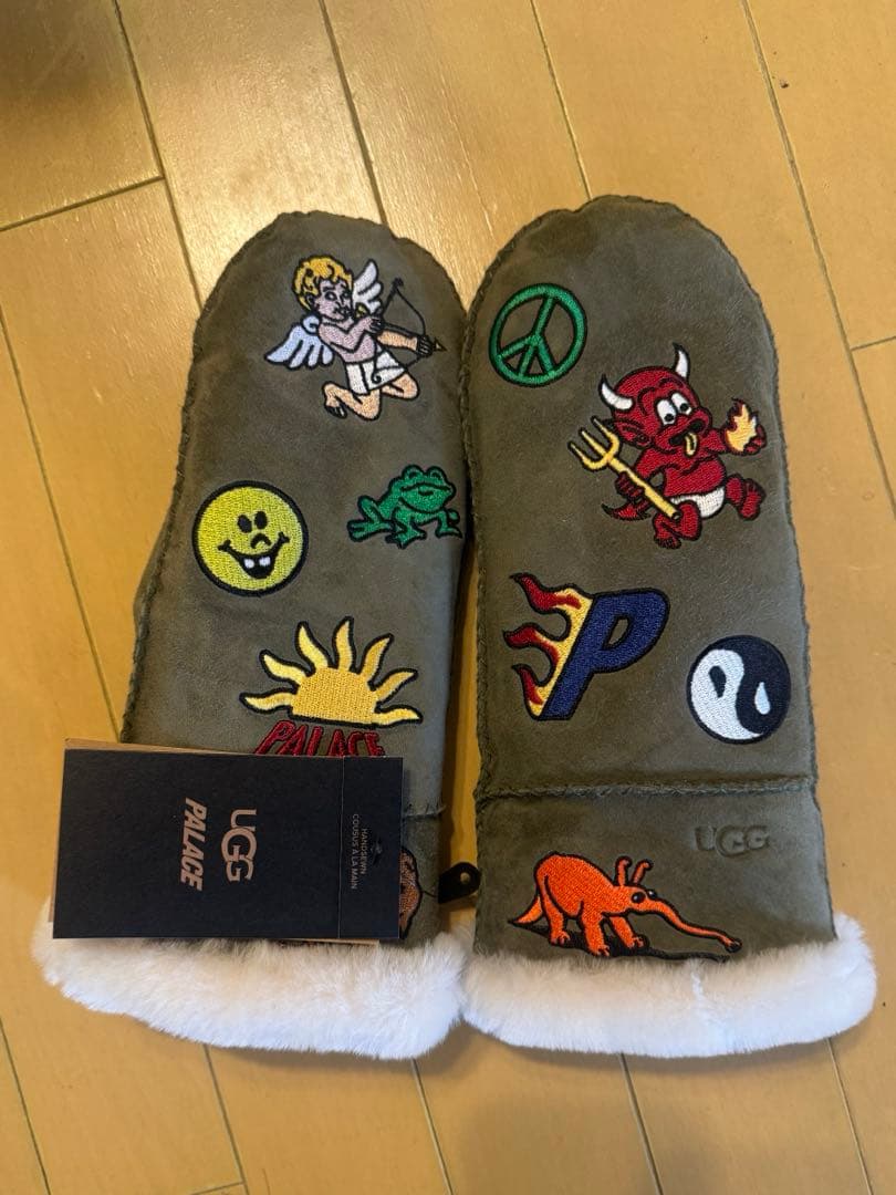PALACE UGG コラボSHEEPSKIN MITTEN 手袋 L／XL