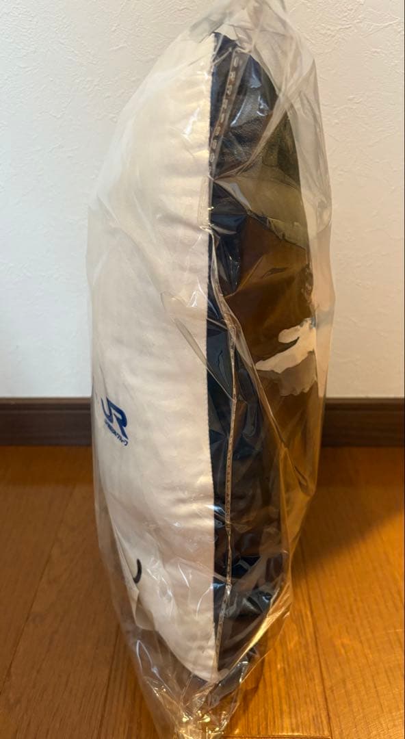 100個限定非売品、AdoダイカットクッションEXPO2025日本国際博覧会協会