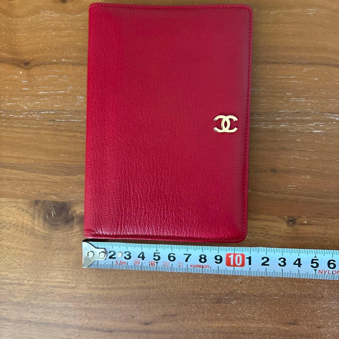 CHANEL レッド 二つ折り財布