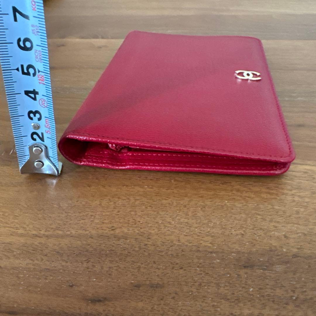 CHANEL レッド 二つ折り財布