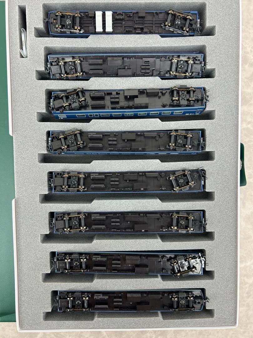 KATO 20系 寝台特急「さくら」長崎編成 8両.佐世保編成8両