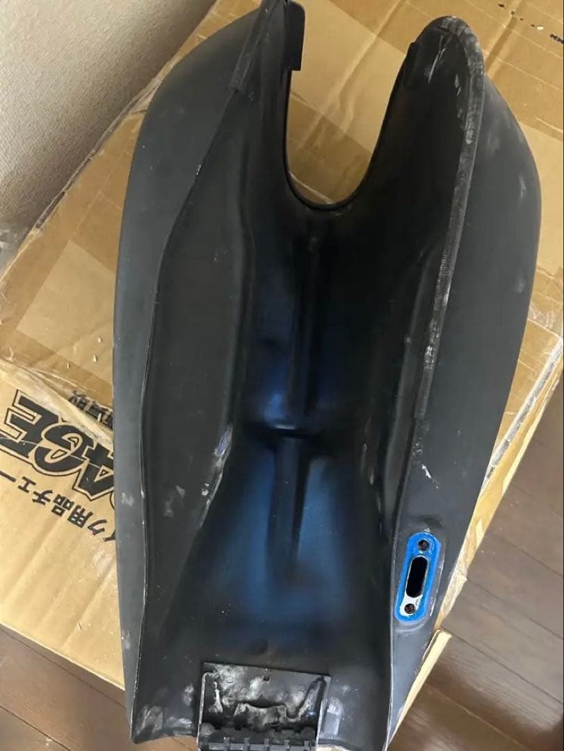 sr400 純正 マットブラックタンク タンクキャップもお付けします。