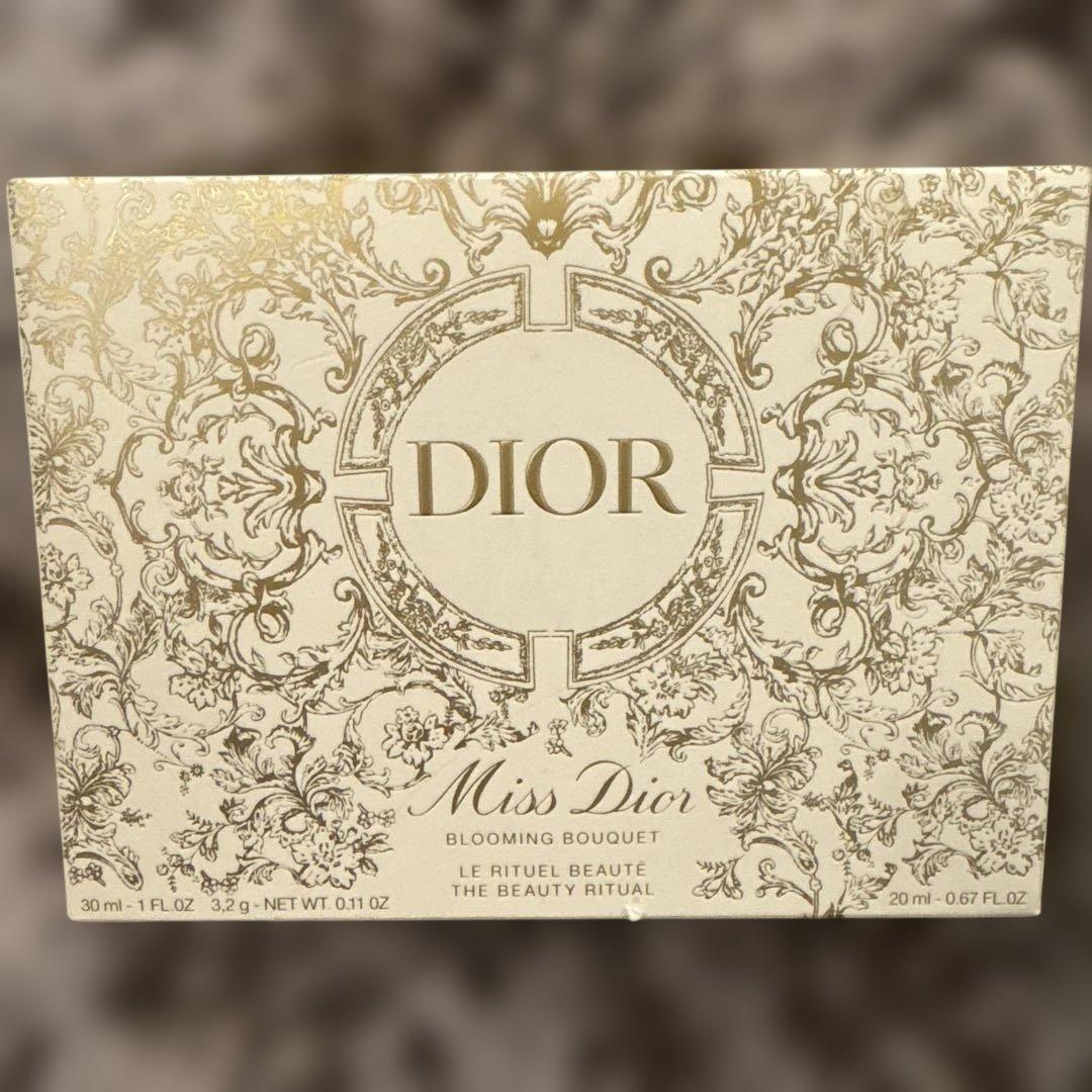 Miss Dior Blooming Bouquet 2023 クリスマスコフレ