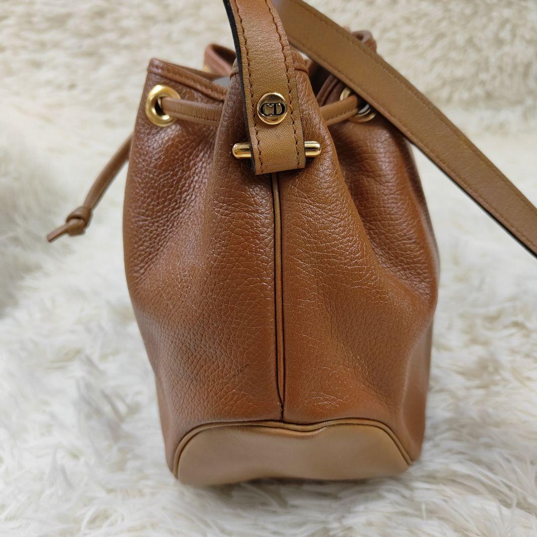 本日限定価格　Dior　ショルダーバッグ　レザー　巾着　肩掛け　CD金具　シボ革
