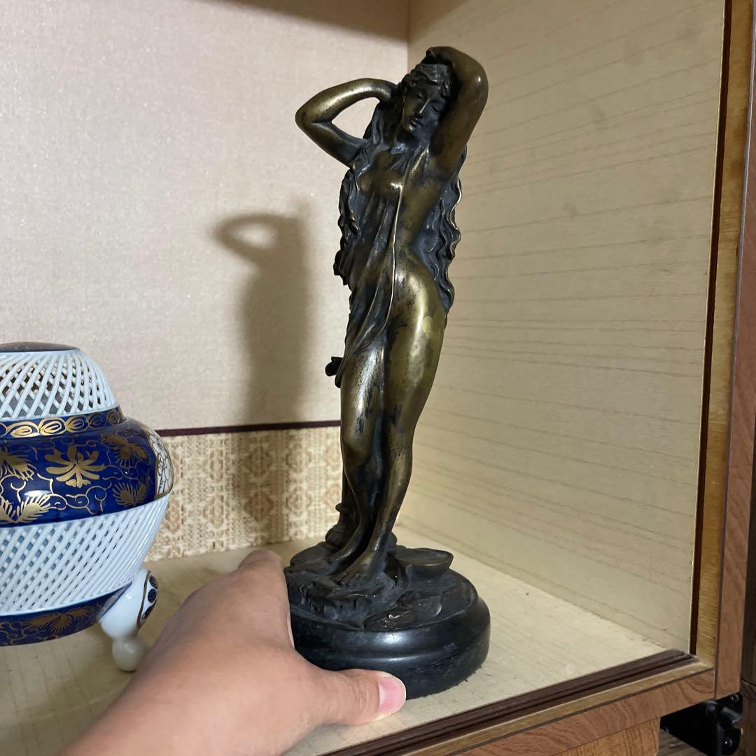 ブロンズ製女性像 彫刻