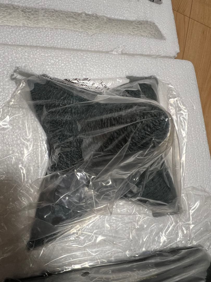 機動戦士ガンダム　ソロモン ポリストーンオブジェ　新品　レア　ユニファイブ製