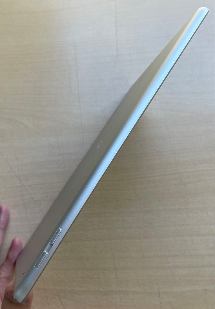 iPad 第5世代　A1822　Wi-Fiモデル　シルバー　32GB 美品　#4