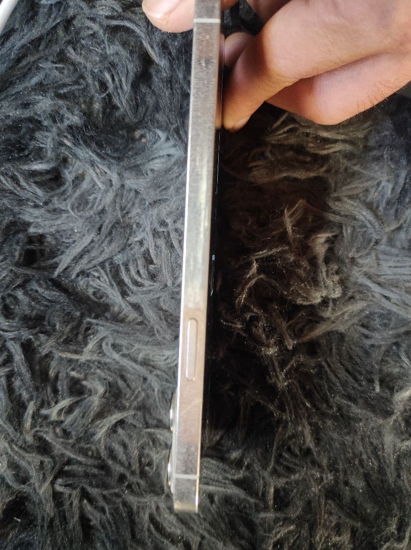 iPhone 12 Pro Max ( ジャンク) 画面ひび割れ 充電中