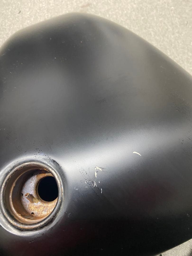 スポーツスター　インジェクション車用　カスタムタンク　凹み　えぐり　錆有