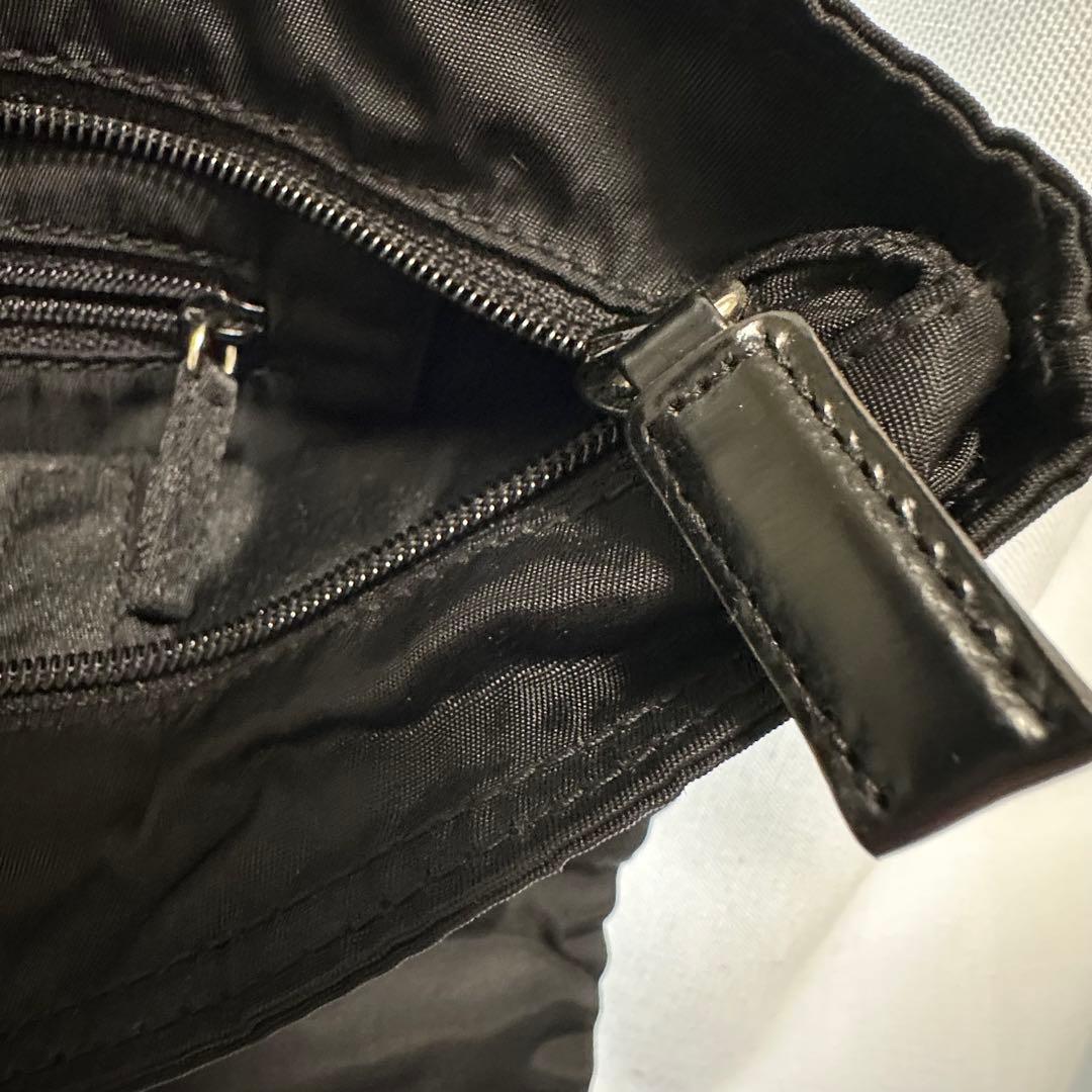 PRADA ナイロン ハンドトートバッグ 手持ちはレザー