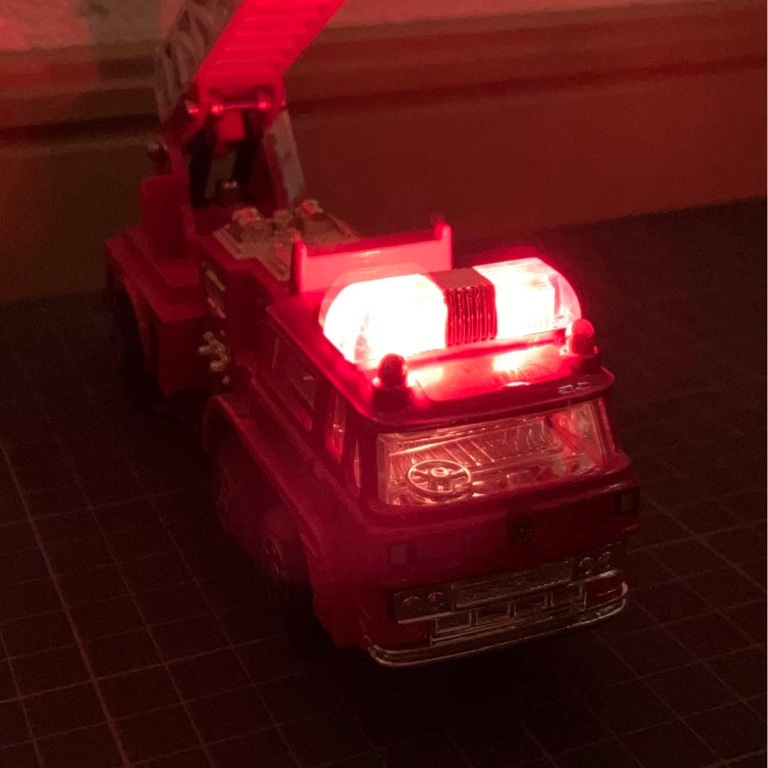 光る梯子消防車 ダイヤペット ヨネザワ 三菱ふそう 光るミニカー 絶版品 当時物
