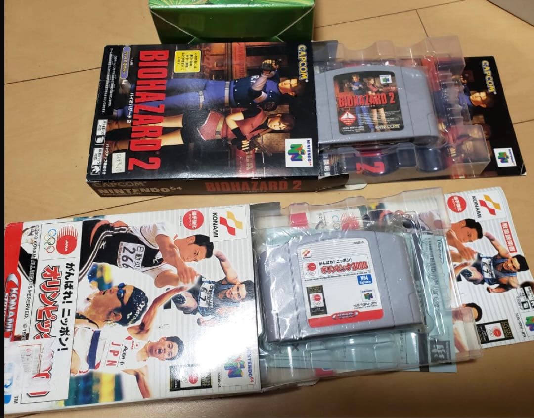 ニンテンドー64 クリアレッド（バイオハザード2、拡張パック、その他のゲーム付き