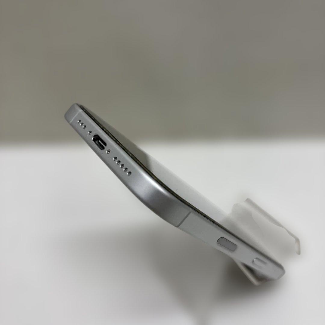 中古超美品 iPhone16 128GB SIMフリー バッテリー 100%