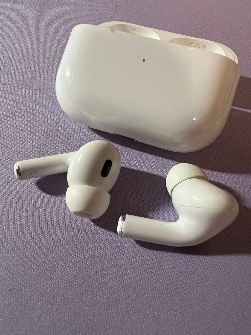 Apple AirPods Pro2 本体　ワイヤレス充電ケース